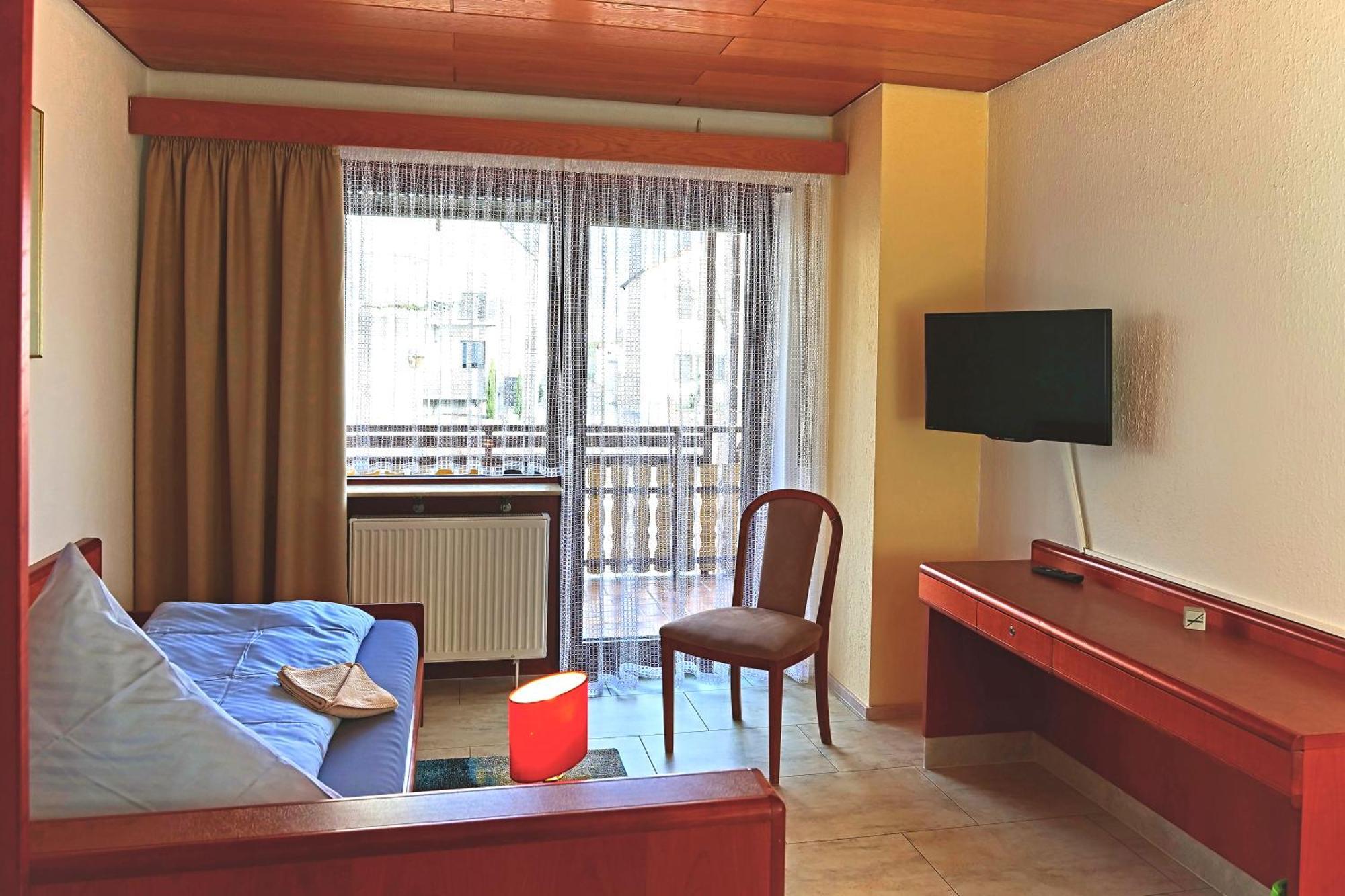 Hotel Garni Sebastian Kirrweiler  エクステリア 写真