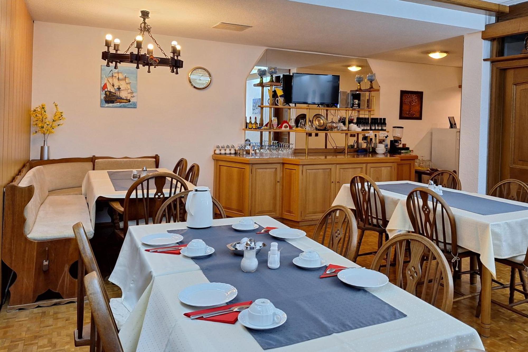 Hotel Garni Sebastian Kirrweiler  エクステリア 写真