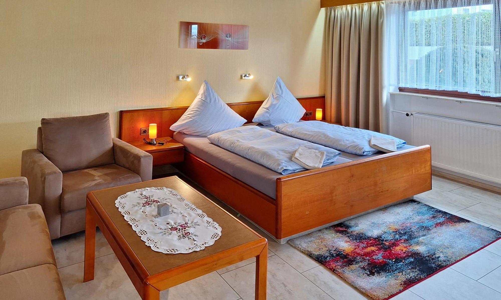 Hotel Garni Sebastian Kirrweiler  エクステリア 写真