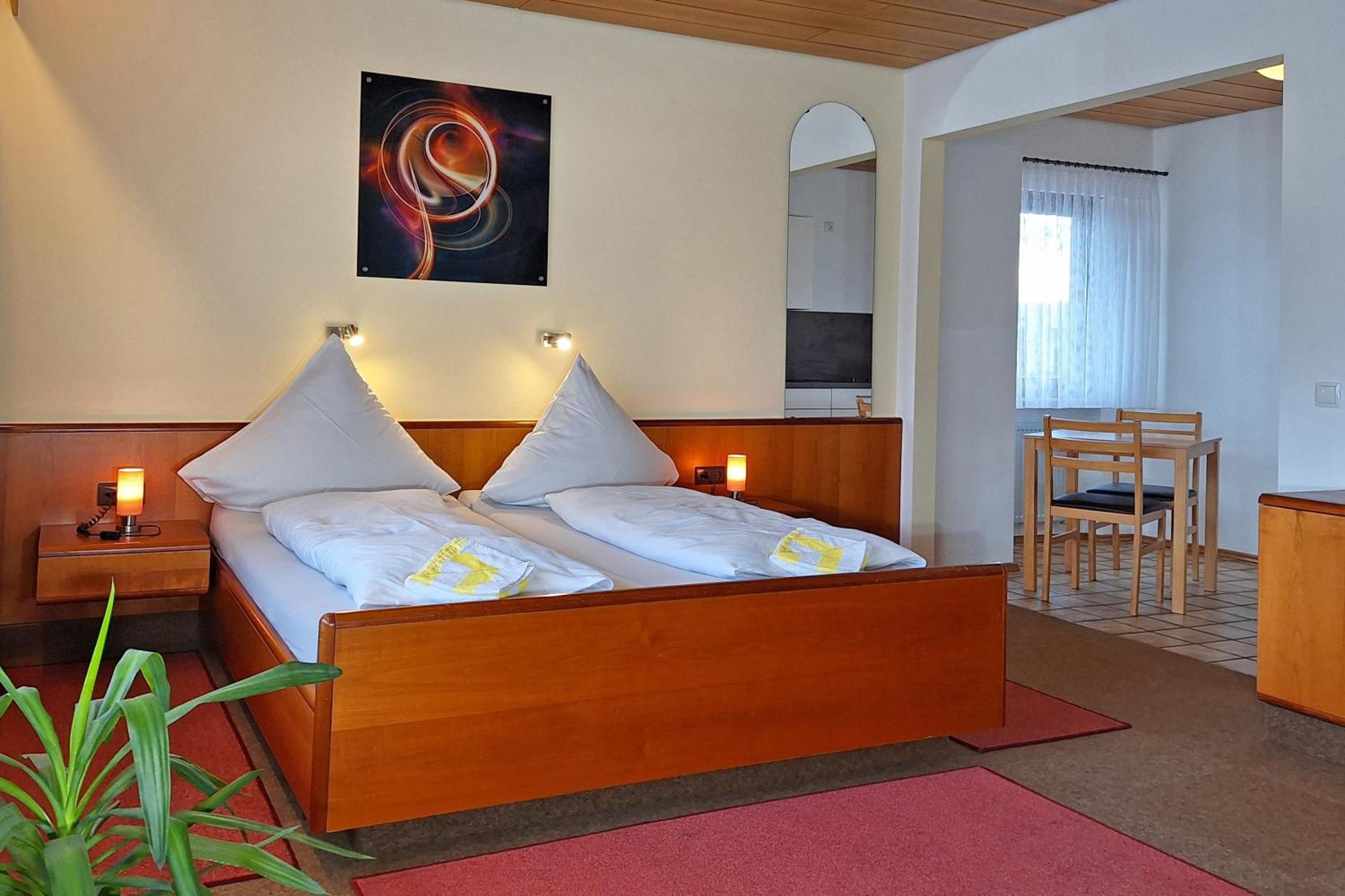 Hotel Garni Sebastian Kirrweiler  エクステリア 写真