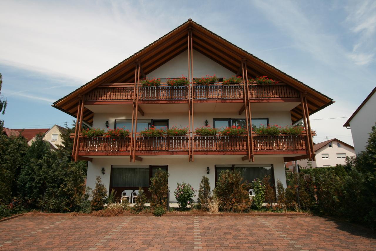 Hotel Garni Sebastian Kirrweiler  エクステリア 写真